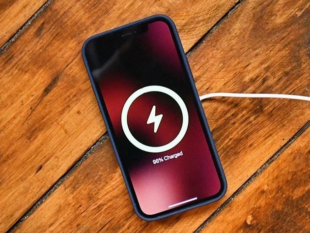 江汉石油管理局苹果手机维修分享iPhone 12可以随便充电吗 